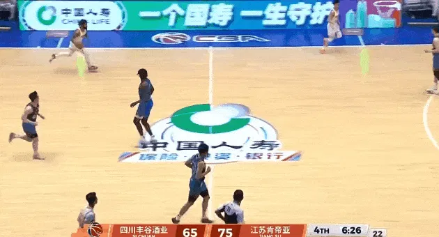 世界杯手机观看-庞峥麟底角接球三分投进，目前15中7砍下19分1篮板4助攻1抢断